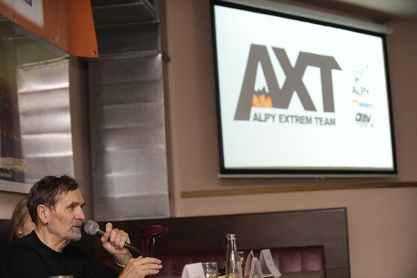 Jednatel společnosti ALPY Ladislav Jirásko zahajuje tiskovou konferenci